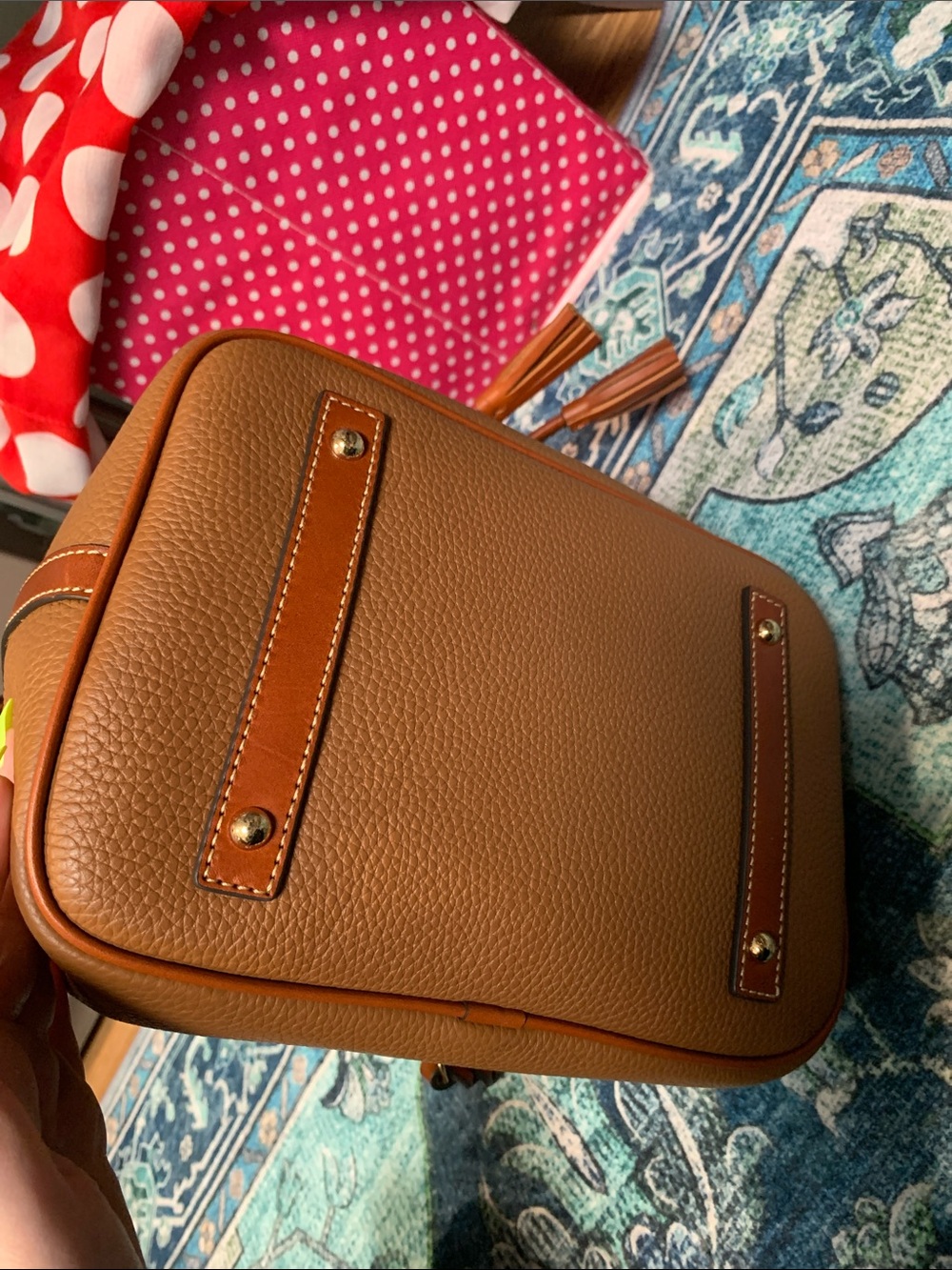Dooney & Bourke R2077 pebbled leather drawstring bucket bag NEW QVC camel tan - Picture 5 of 6